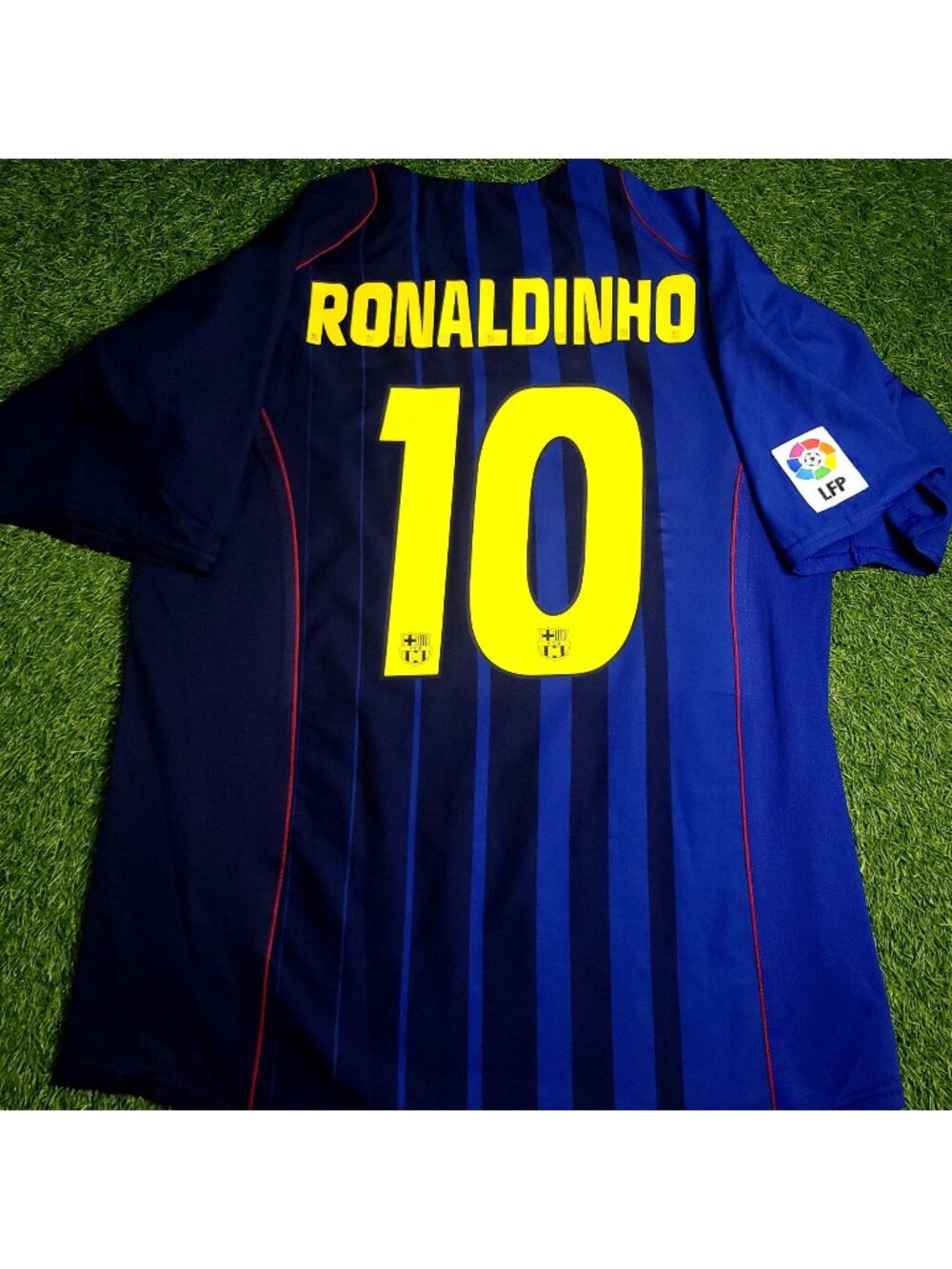Ronaldinho Barcelona 2004 2005 Away Soccer Jersey XL SKU# 118862